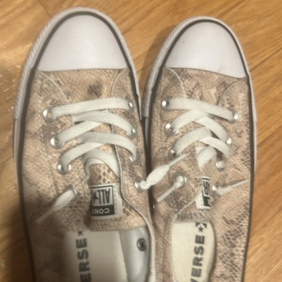 Like new!! Converse slip-on sneakers - Picture 5 of 6